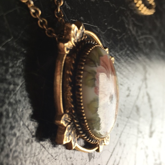 V I C T O R I A N;  hand painted cameo necklace 30” - Picture 6 of 9